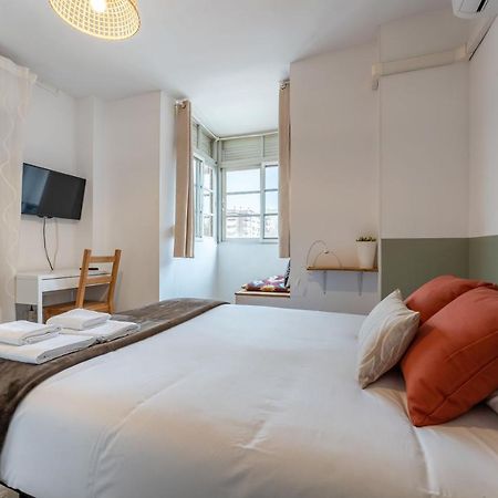 Claveles Apartment By Bossh! Apartments مالقة المظهر الخارجي الصورة